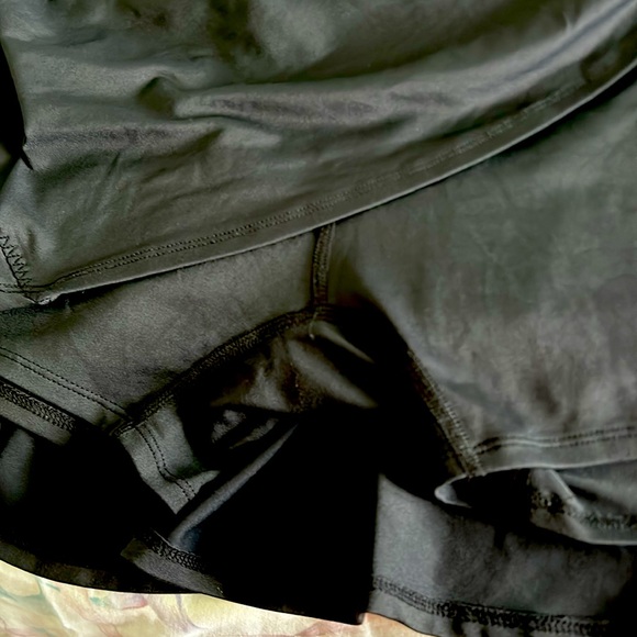 LIJA Women’s Tennis Black lightweight Tiered Skirt , perfect condition, Size L - Picture 3 of 3